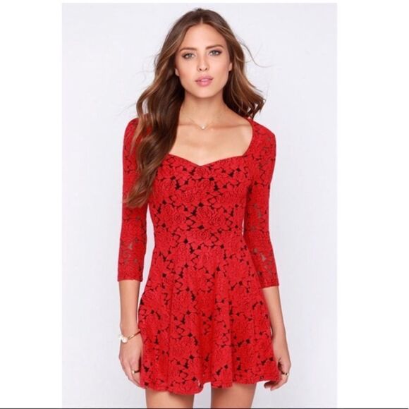 Mink Pink- Mini Dress Red Black And Red Rose Jacquard Dress - Picture 1 of 8